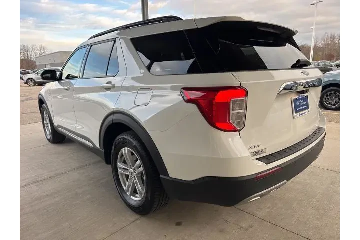 $33900 : Ford Explorer 2023 AWD XLT 4 image 5