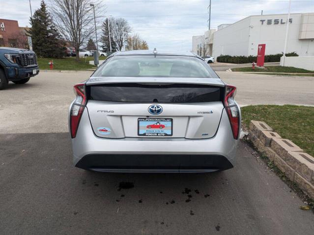 $17900 : 2017 Prius Four image 5