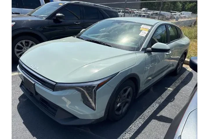 $19180 : Kia K4 2025 LXS 4dr Sedan image 1