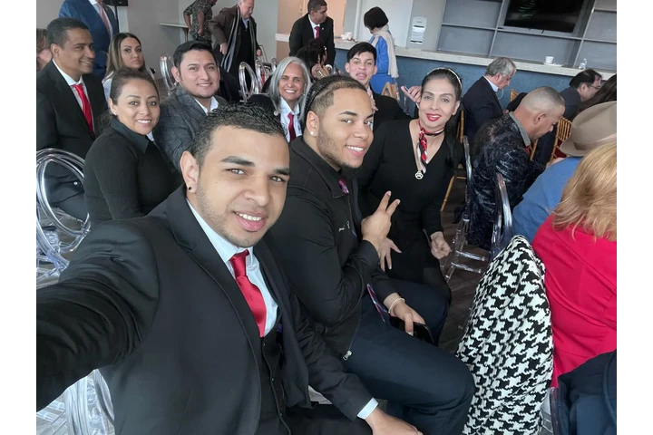Solicito vendedores con experi image 10