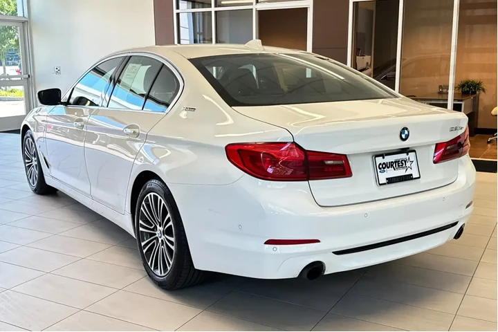 $19138 : BMW 5 Series 2018 AWD 530e x image 6