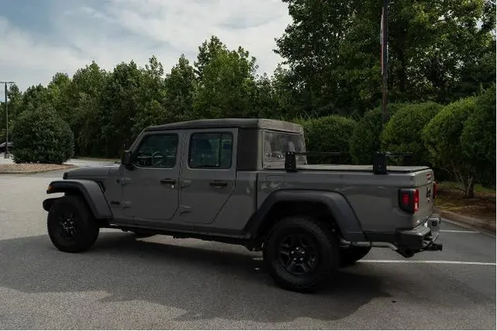 $27500 : Jeep Gladiator 2023 4x4 Spor image 7