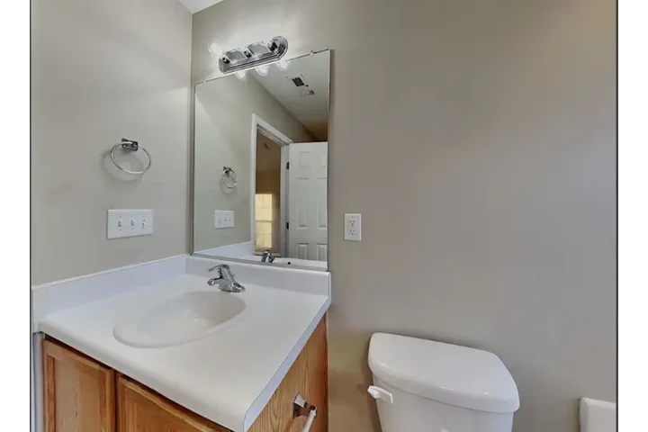 $1200 : Low income single family house image 7