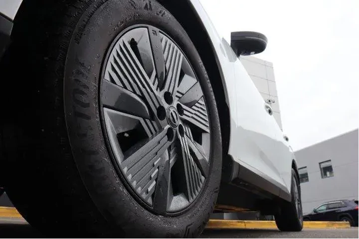 $34091 : Nissan Murano 2025 AWD SL 4d image 9