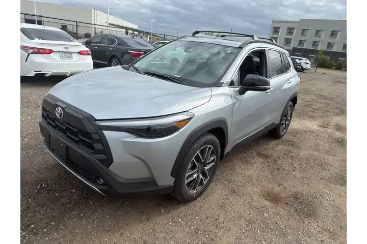 $36900 : Toyota Corolla Cross 2026 XL image 2