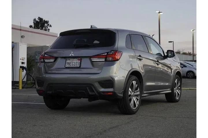 $11290 : Mitsubishi Outlander Sport 2 image 4
