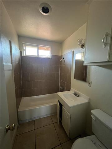 $2050 : Single1 bed, 2 bed Whittier image 1