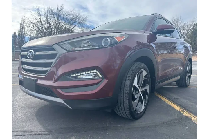 $10900 : 2016 Tucson Sport image 3