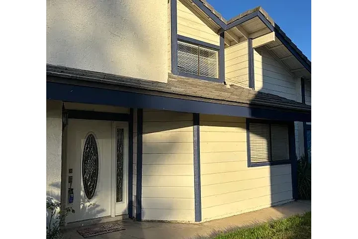 $1200 : E Silverspur Trl, Anaheim, CA image 2