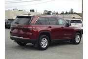 $32500 : Jeep Grand Cherokee 2024 4x4 thumbnail