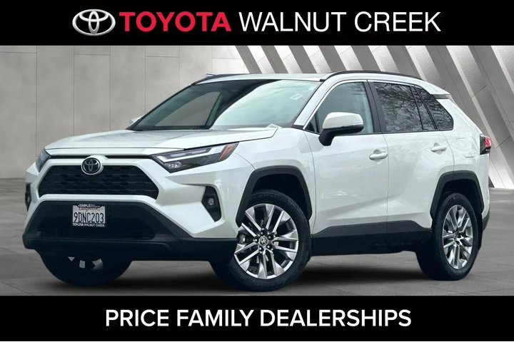 $32000 : Toyota RAV4 2022 AWD XLE Pre image 1