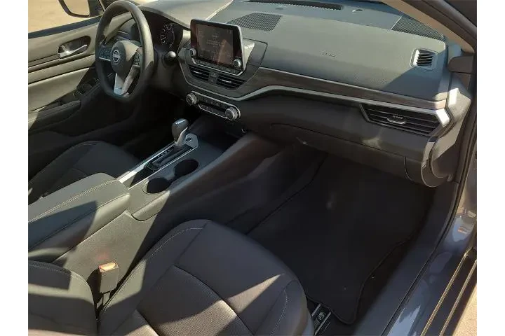 $18876 : Nissan Altima 2025 2.5 SV 4d image 10