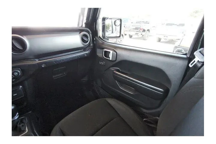 $22495 : Jeep Wrangler Unlimited 2020 image 9