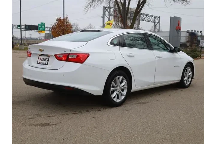$18977 : Chevrolet Malibu 2024 LT 4dr image 10