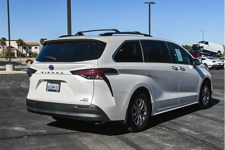 Toyota Sienna 2021 XLE 7-Pas image 8