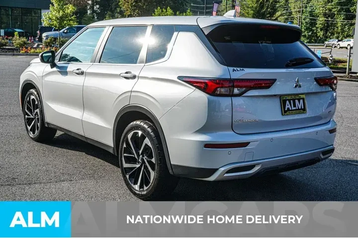 $22720 : Mitsubishi Outlander 2024 SE image 5
