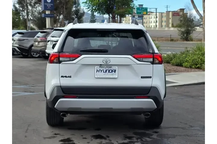 $31929 : Toyota RAV4 2024 AWD Adventu image 6