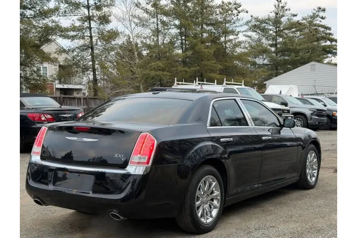 $10550 : 2014 300 C image 8