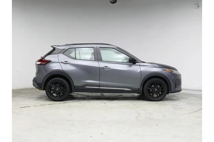 $18998 : Nissan Kicks 2023 SR 4dr Cro image 7