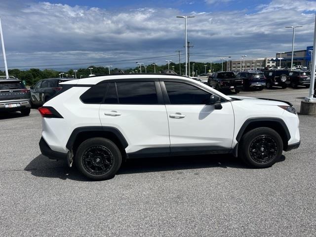 $23899 : PRE-OWNED 2021 TOYOTA RAV4 LE image 4