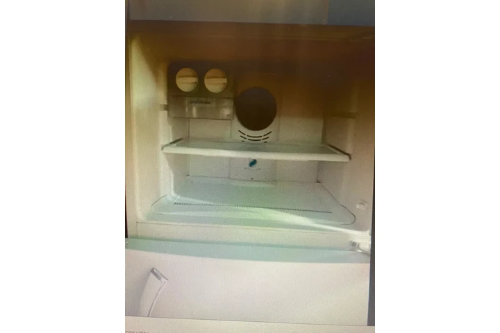 $6150 : Refrigerador Blanco Mabe Usado image 5