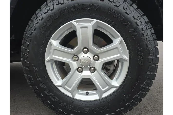 $28995 : Jeep Wrangler 2020 4x4 Sport image 6