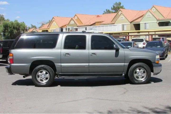 $4995 : 2002 Suburban 1500 LT image 10
