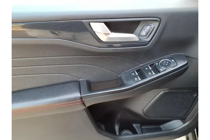 $27942 : Ford Escape 2025 ST-Line 4dr image 8