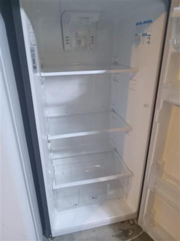 $7000 : Vendo refrigerador MABE image 3