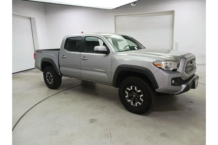 $24998 : Toyota Tacoma 2016 4x2 SR5 V image 4