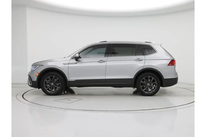 $19998 : Volkswagen Tiguan 2022 SE 4d image 3