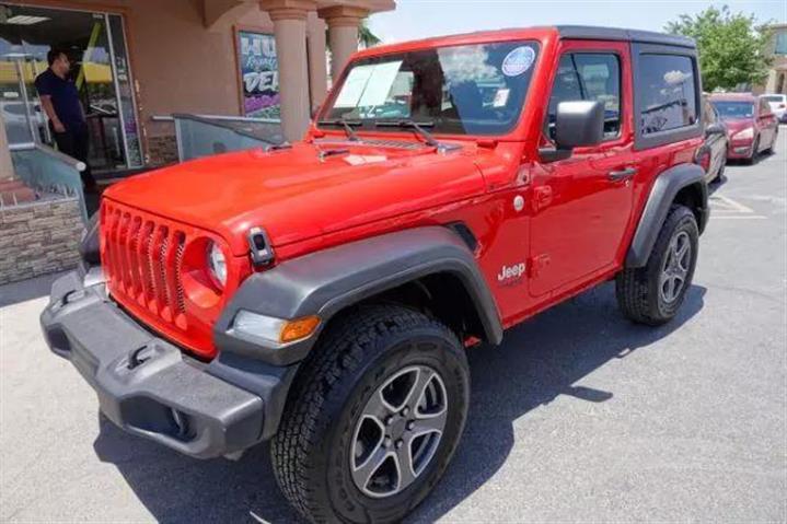 $41995 : Pre-Owned 2019 Wrangler Sport image 2