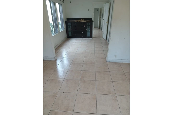 $1500 : Normandie y Jefferson 90018 image 8