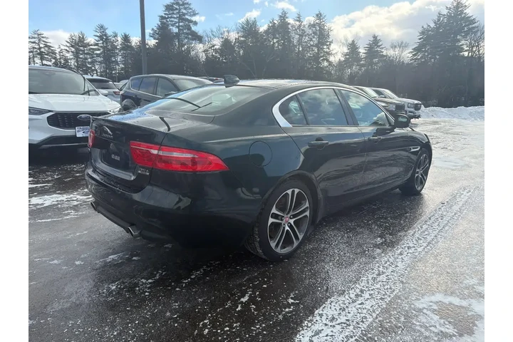 $12900 : Jaguar XE 2017 AWD 35t Premi image 7