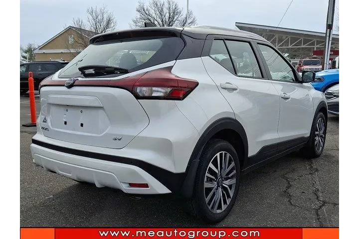 $19705 : Nissan Kicks 2024 SV 4dr Cro image 5