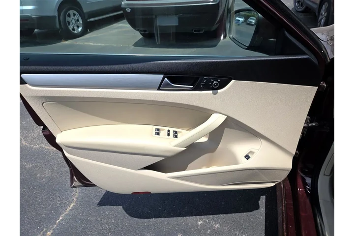 $7950 : 2013 Passat 2.0L TDI SE w/Sun image 10