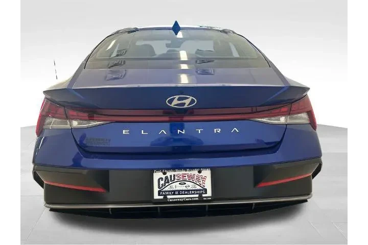 $20179 : Hyundai ELANTRA 2024 SEL 4dr image 6