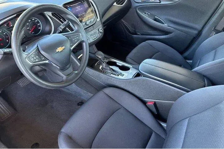 $16552 : Chevrolet Malibu 2024 LT 4dr image 5