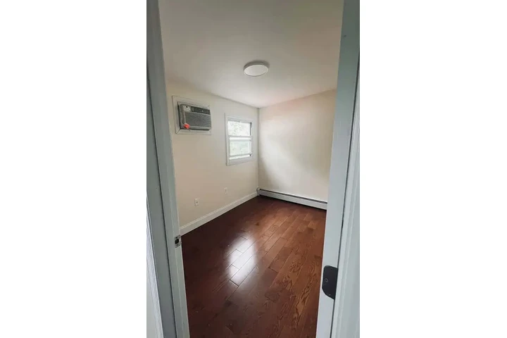 $2500 : apartamento de 3 cuartos image 2
