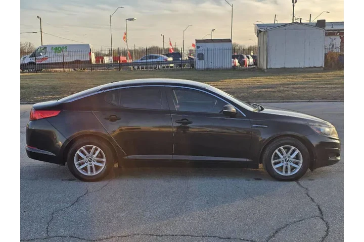 $3250 : 2011 Optima LX image 6