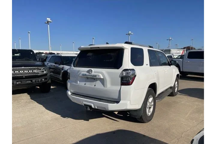 $30159 : Toyota 4Runner 2019 4x2 SR5 image 3