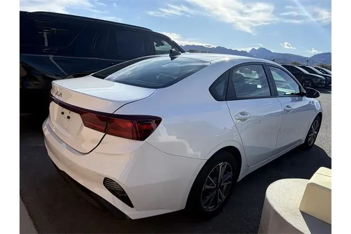 $16588 : Kia Forte 2023 LXS 4dr Sedan image 4