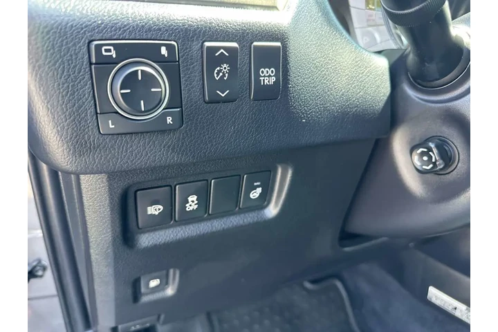 $26495 : 2017 GX 460 Luxury 4WD image 8