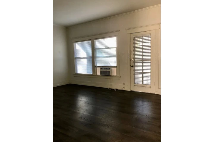 $1100 : Elegante apt. En Koreatown image 4