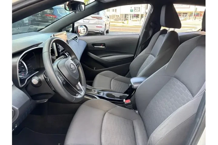 $23498 : Toyota Corolla Hatchback 202 image 10