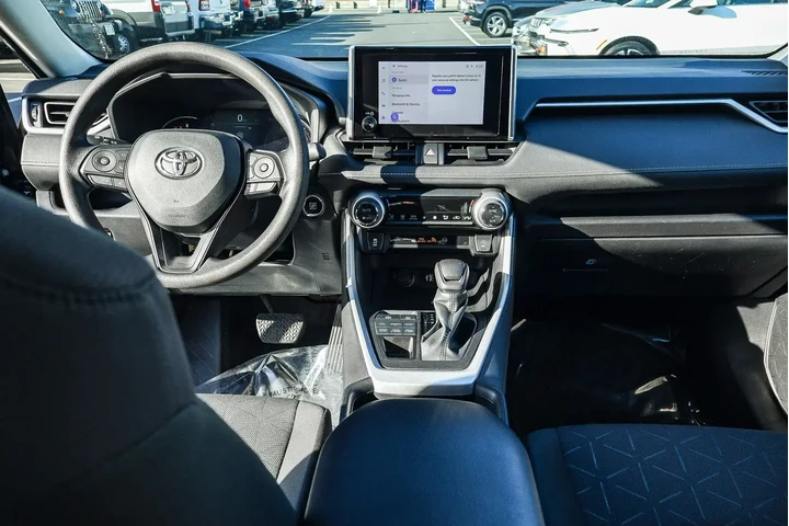 $29500 : Toyota RAV4 2024 AWD XLE 4dr image 7