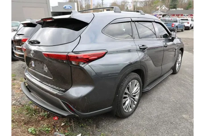 $34448 : Toyota Highlander 2023 AWD L image 5