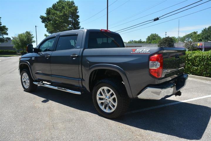 2018 Tundra SR5 image 9