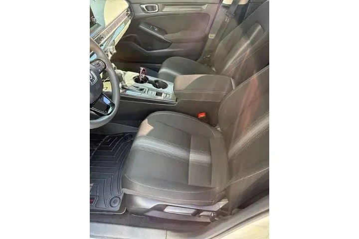 $21683 : Honda Civic 2024 LX 4dr Hatc image 6