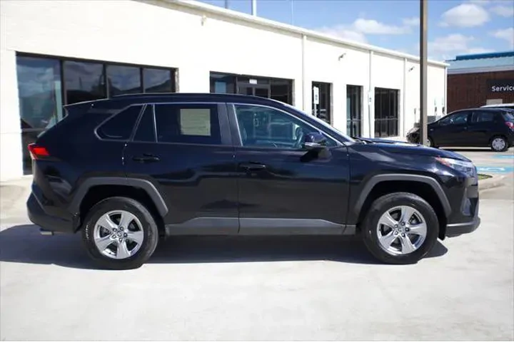 $26995 : Toyota RAV4 2023 XLE 4dr SUV image 5